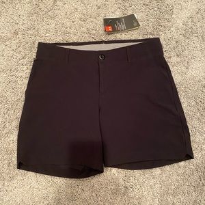 Under Armor stretchy tailored shorts heat gear 4